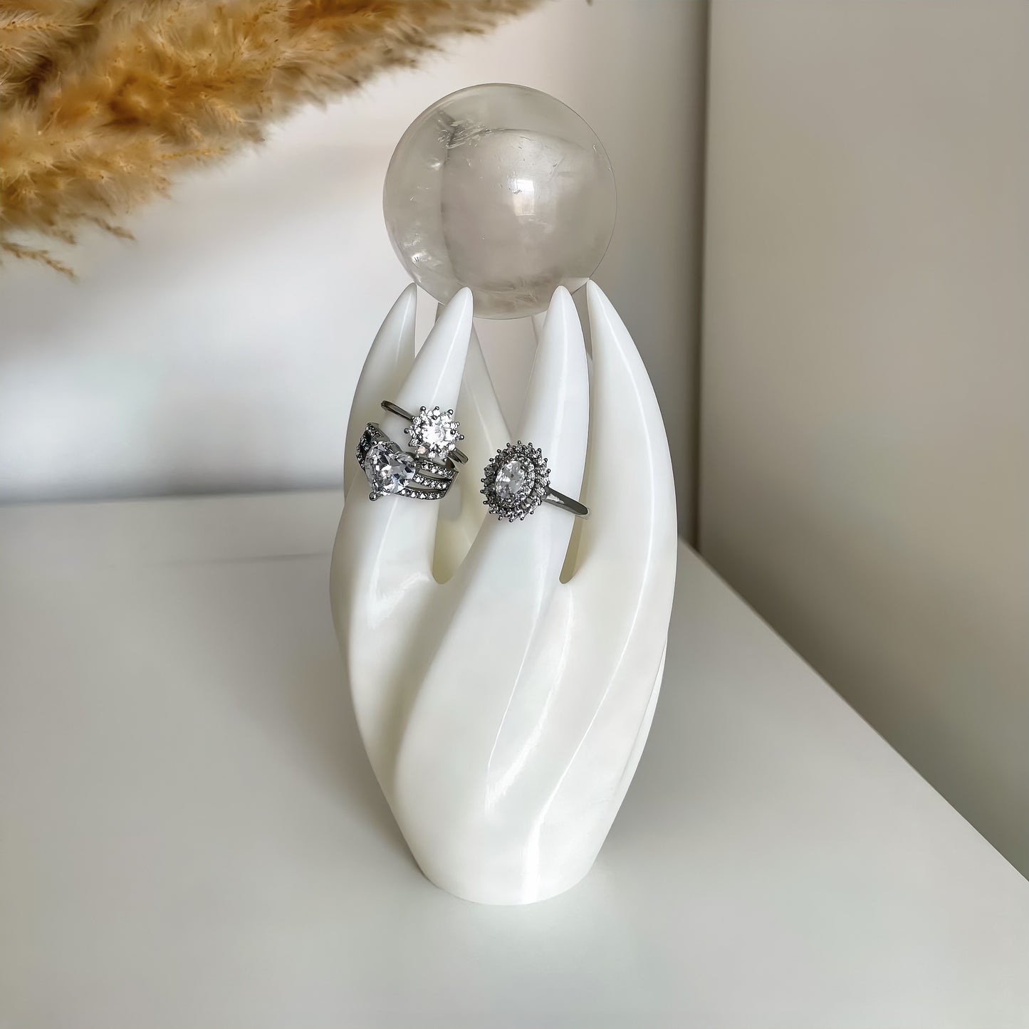 Twisted Ring Holder & Crystal Display